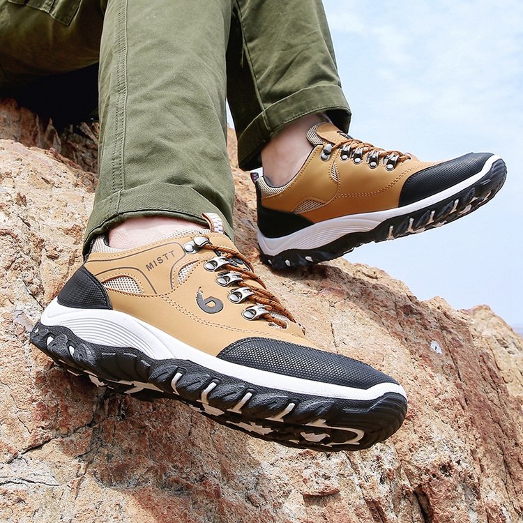 Men's outdoor breathable and comfortable sneakers