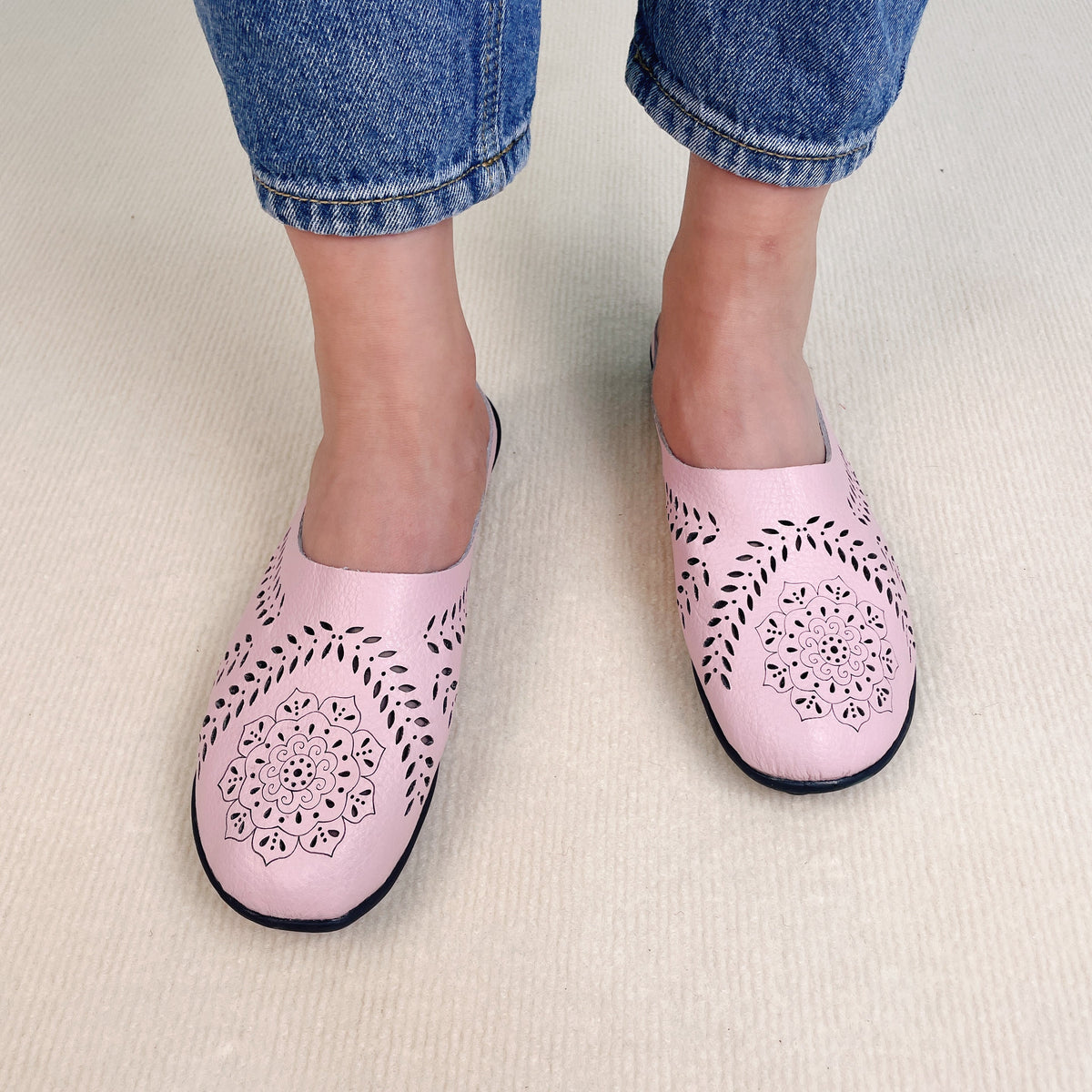 Xshoeey Casual All-match Hollow Slippers