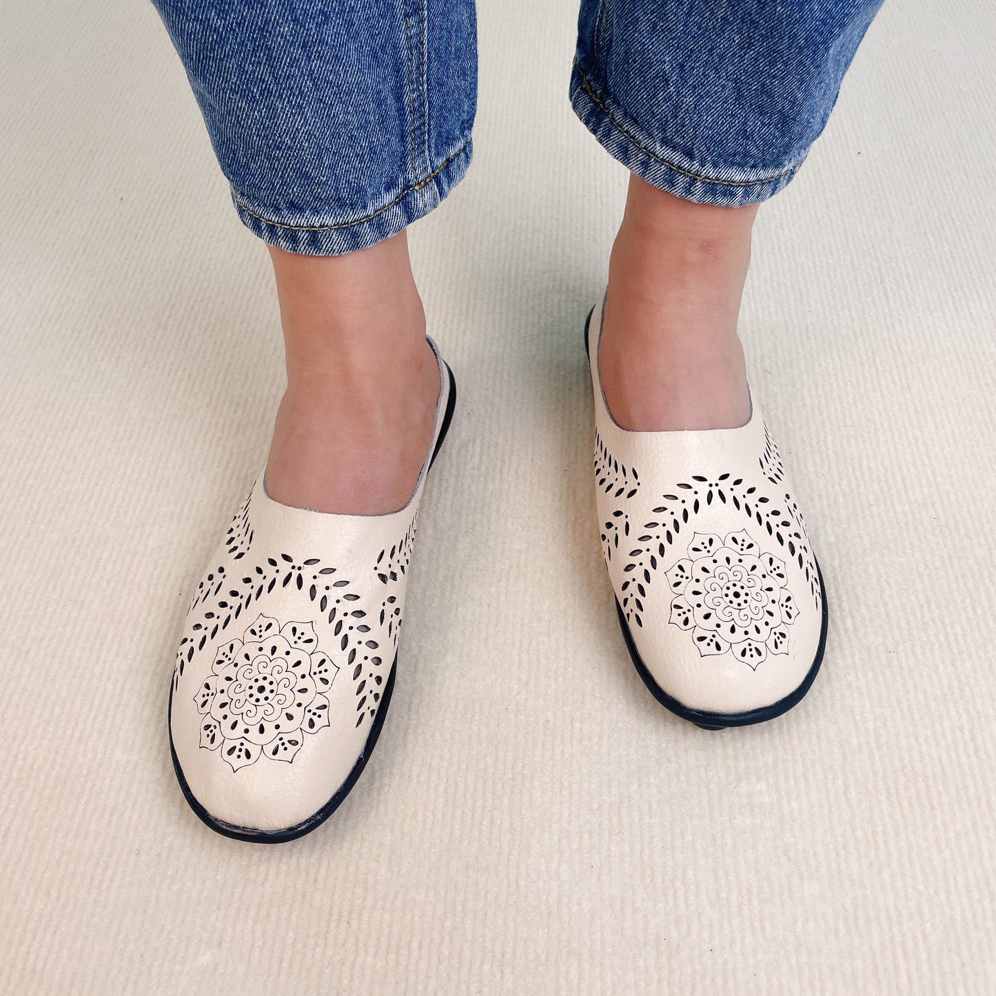 Xshoeey Casual All-match Hollow Slippers