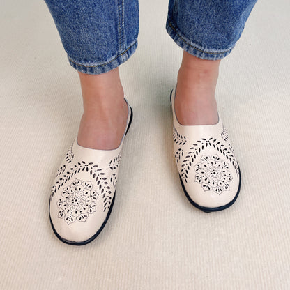Xshoeey Casual All-match Hollow Slippers
