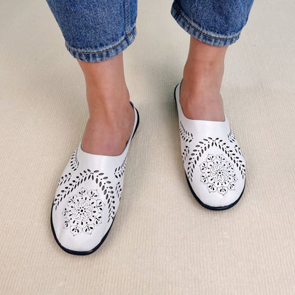 Xshoeey Casual All-match Hollow Slippers